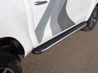 Toyota Hilux Exclusive 2018- Пороги алюминиевые с пластиковой накладкой (карбон серебро) 1920 мм