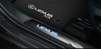 Накладки на передние пороги (с синей подсветкой) Lexus NX 2022-