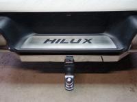 Toyota Hilux Exclusive 2018- Накладка на задний бампер (лист шлифованный надпись HILUX)