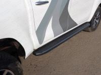 Toyota Hilux Exclusive 2018- Пороги алюминиевые с пластиковой накладкой (карбон черные) 1920 мм