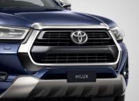 Накладка на передний бампер Hilux 2020-