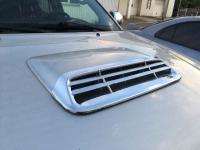 Накладка хром на воздухозаборник капота Toyota Hilux 2012-2014