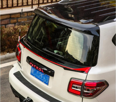 Спойлер под стекло двери багажника для Nissan Patrol Y62 2010- дизайн Nismo