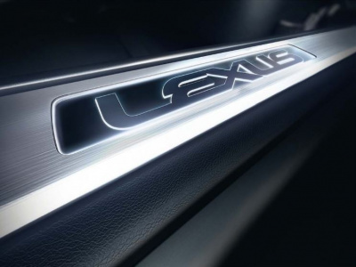 Накладки на пороги Lexus RC 2015-, нержавейка, подсветка