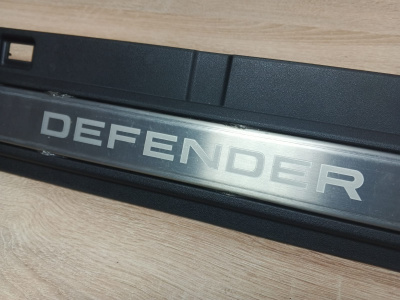 Накладка на порог багажника Land Rover Defender