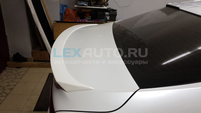 Спойлер на крышку багажника Camry V70 2018- дизайн ОРИГИНАЛ белый/черный