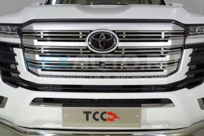 Решетка радиатора Toyota Land Cruiser 300 2021-