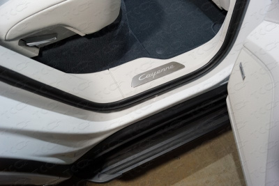 Porsche Cayenne Turbo 2018- Накладки на пластиковые пороги вставка (лист шлифованный Cayenne Turbo) 4шт