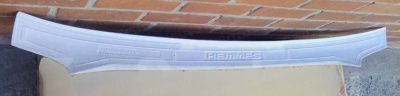 Спойлер средний под стекло Land Cruiser 200 2007-2015 дизайн Hemmes