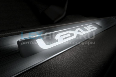 Накладки на пороги с подсветкой для Lexus RX 2023-