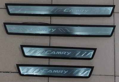 Накладки на пороги Camry V50 2012-, с подсветкой