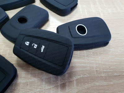 Чехол на ключ-пульт Toyota (3 кнопки, силикон, черный)
