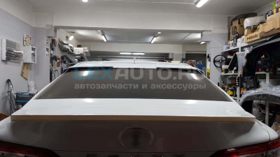 Спойлер на крышку багажника Camry V70 2018- дизайн ОРИГИНАЛ белый/черный